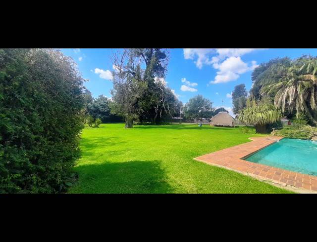 15,295M² SMALLHOLDING FOR SALE IN BREDELL
